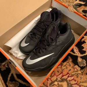 NWT Nike Zoom Run the One Black/white men’s size 9